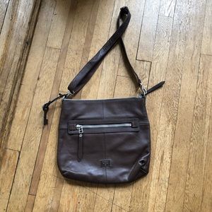 ✨NWOT: Fossil brown leather purse✨